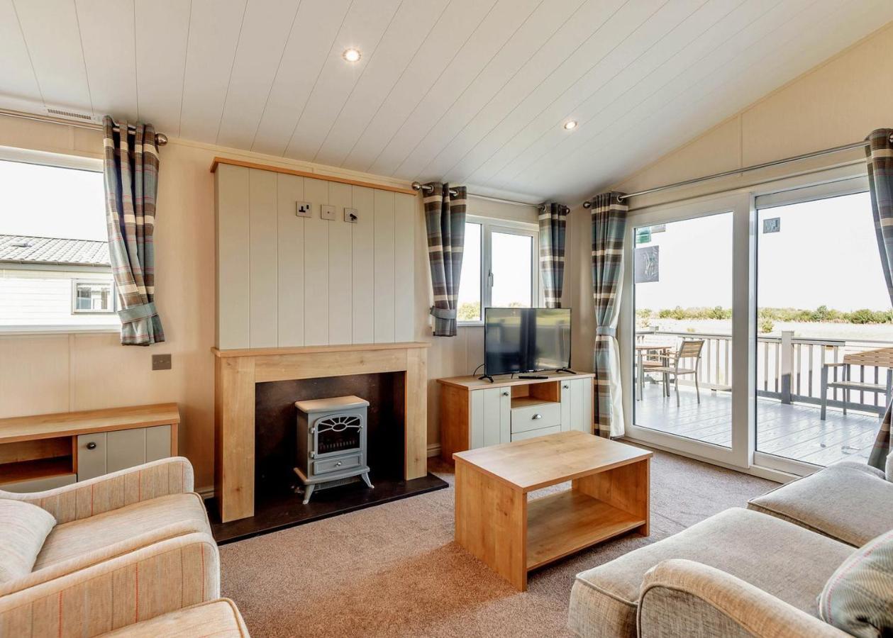 Home Farm Park Lakeside Retreat Burgh le Marsh Room photo