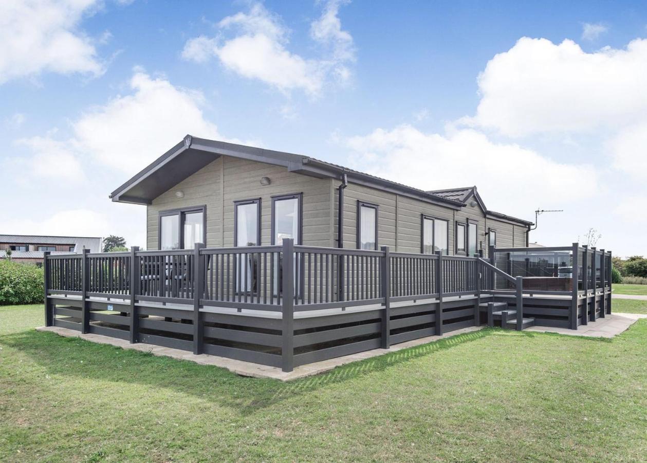 Home Farm Park Lakeside Retreat Burgh le Marsh Room photo